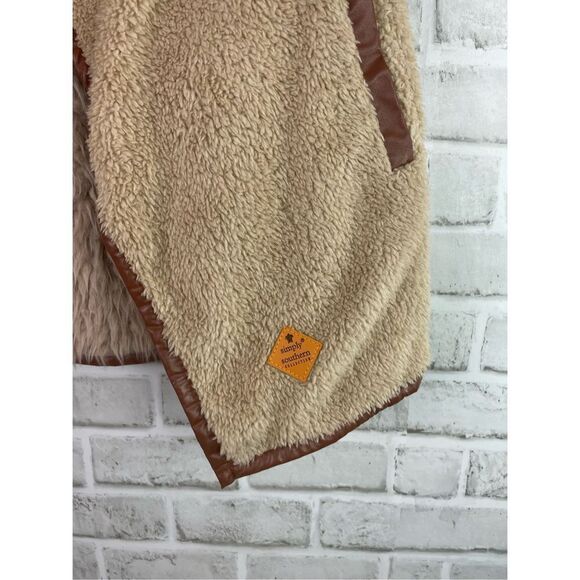 New Simply Southern Reversible Sherpa Vest Fall Winter - Picture 7 of 9